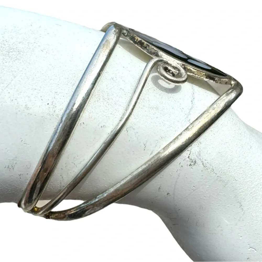 Vintage Alpaca Silver Black Onyx Floral Cuff Bracelet - Picture 4 of 4